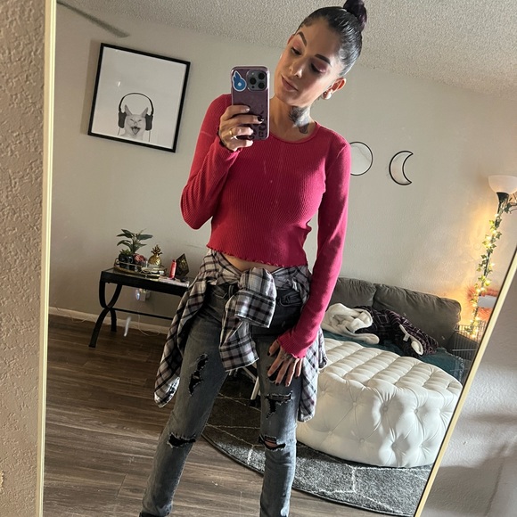 Meet your Posher, Afton - Picture 1 of 2